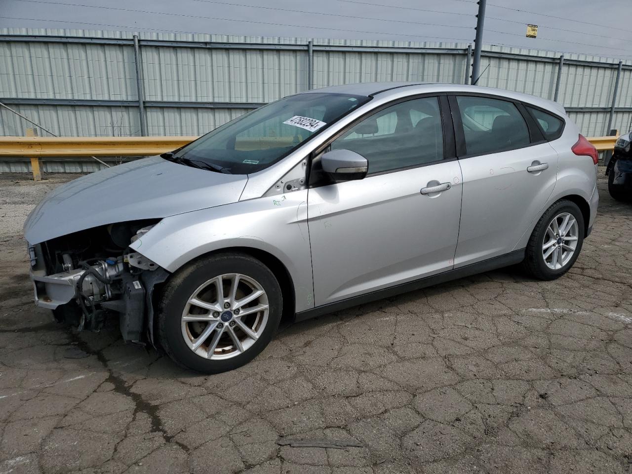 FORD FOCUS 2015 1fadp3k23fl325378