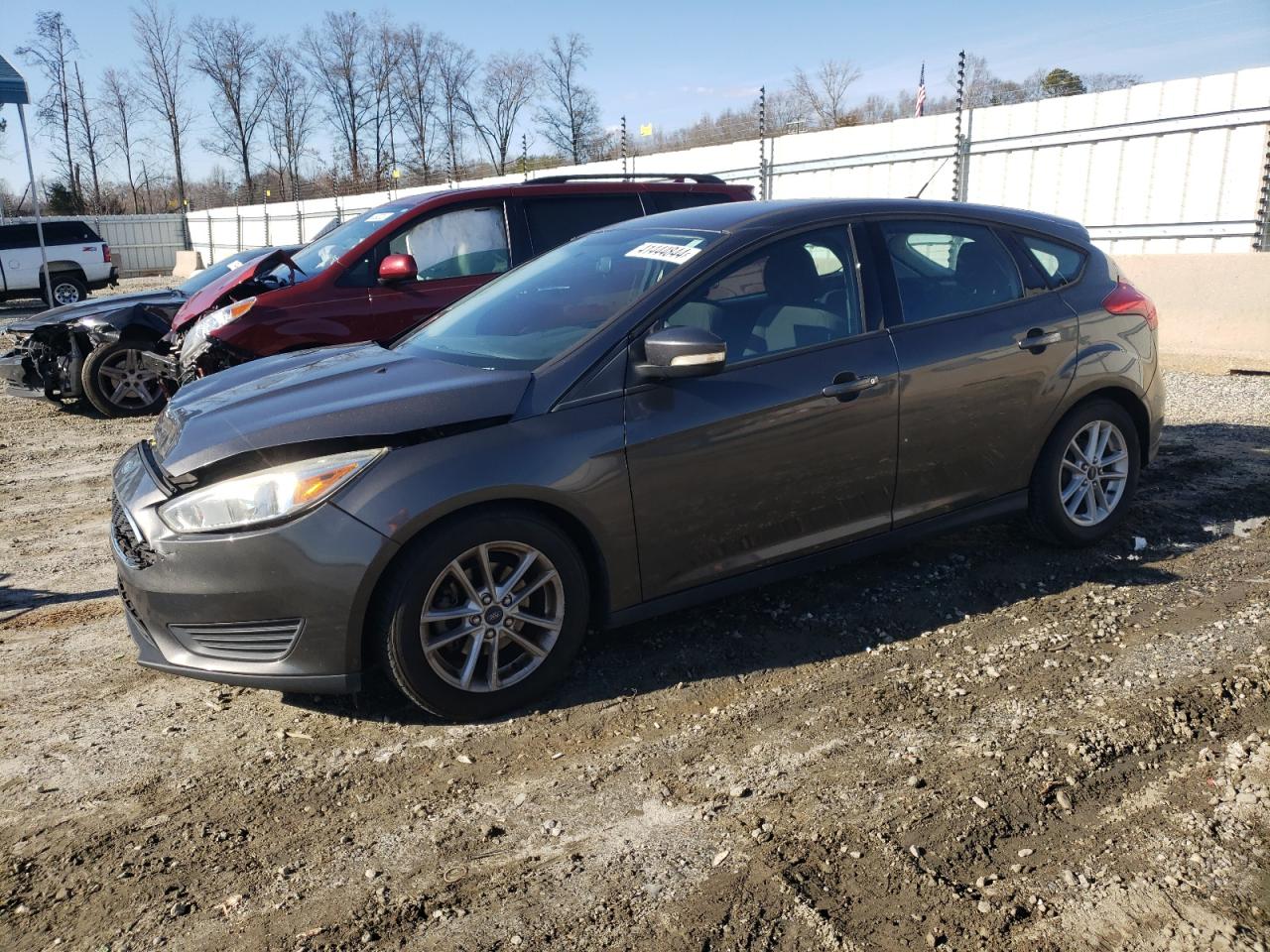 FORD FOCUS 2015 1fadp3k25fl275888