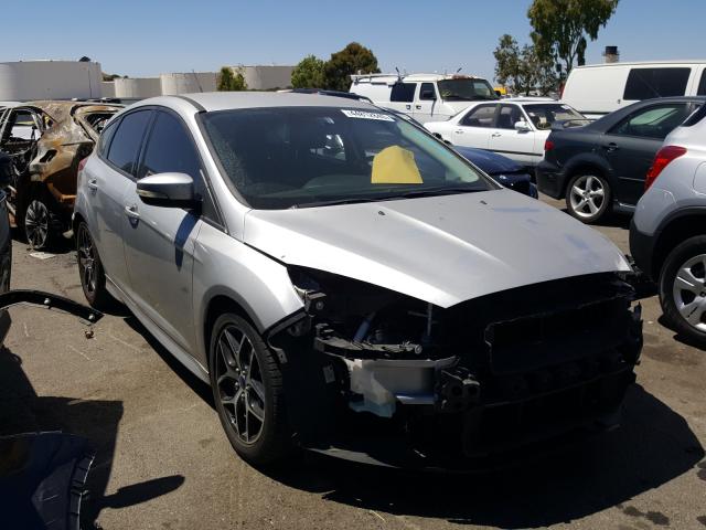 FORD FOCUS SE 2015 1fadp3k26fl269680