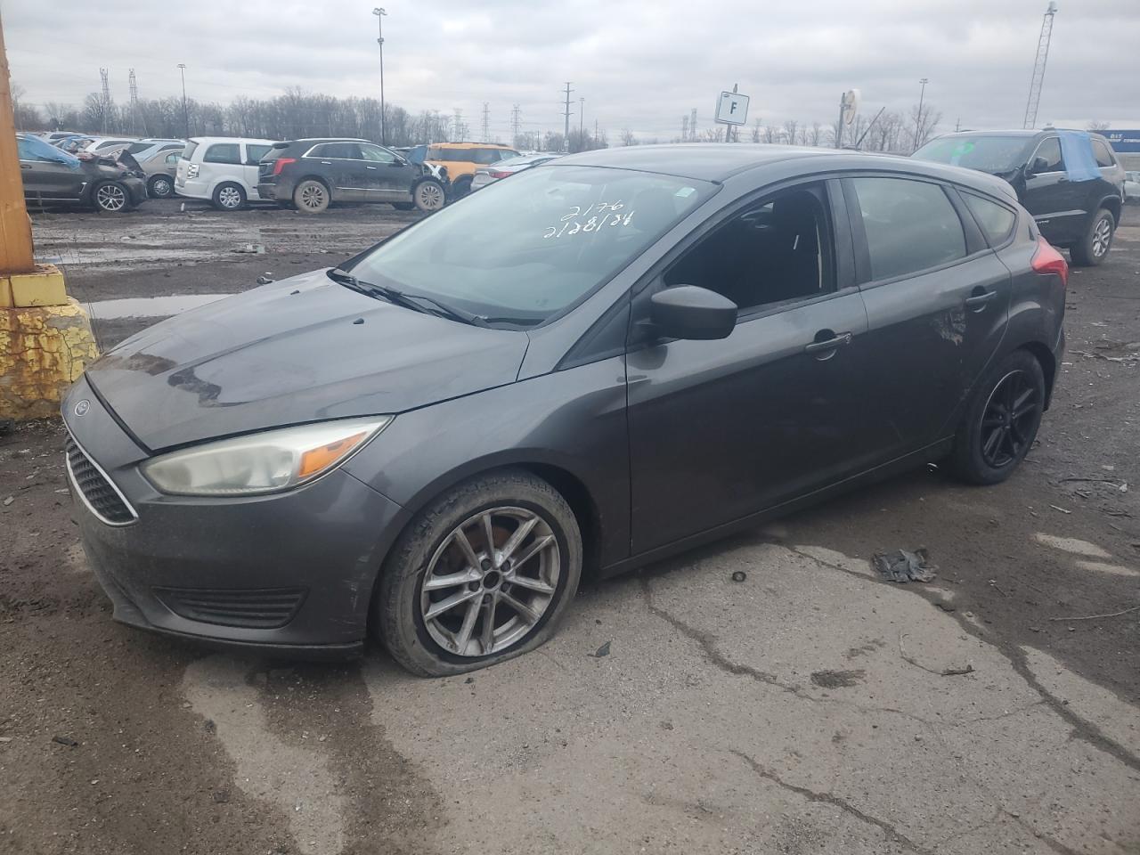 FORD FOCUS 2018 1fadp3k26jl212176