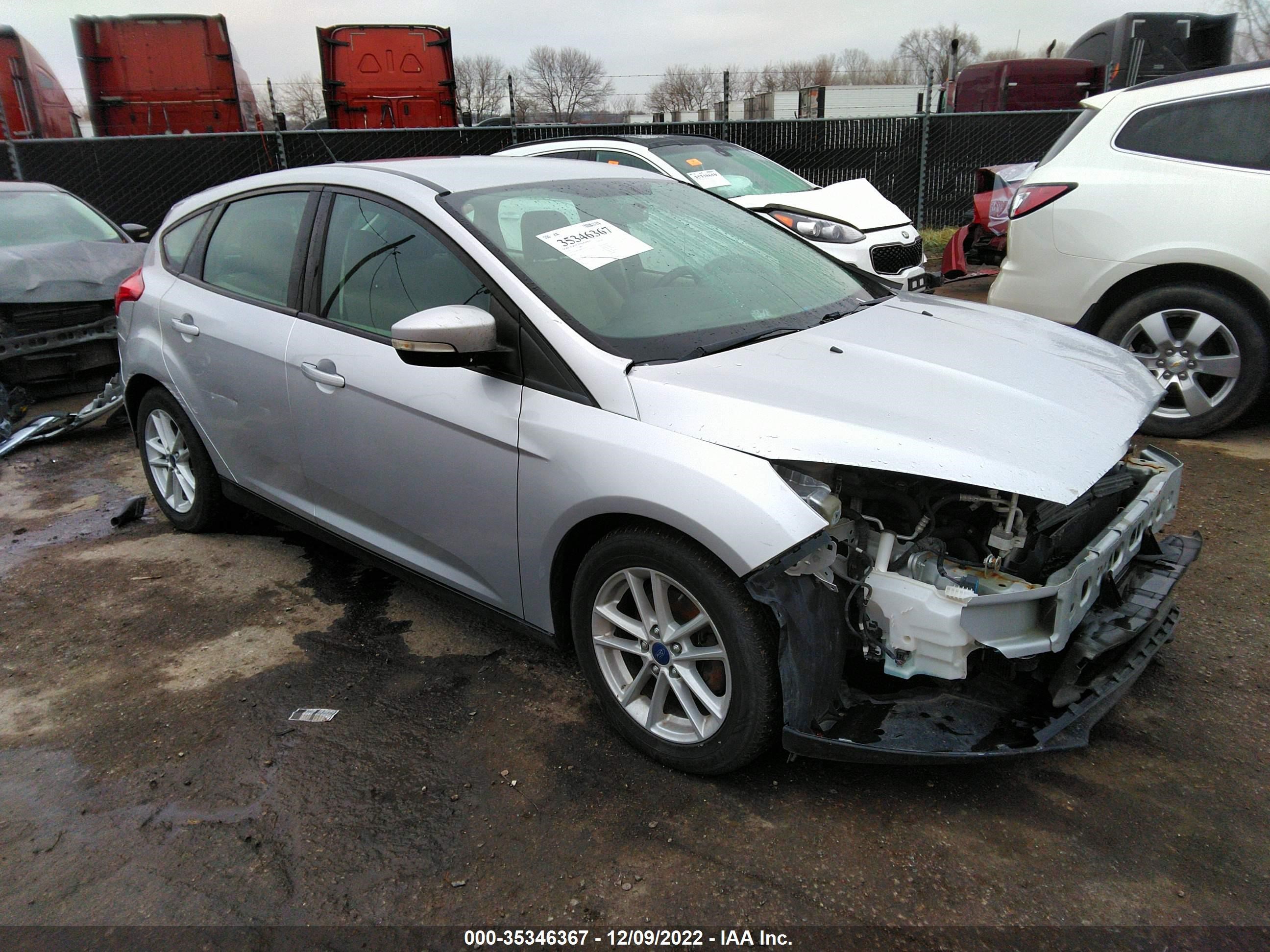 FORD FOCUS 2017 1fadp3k28hl225022