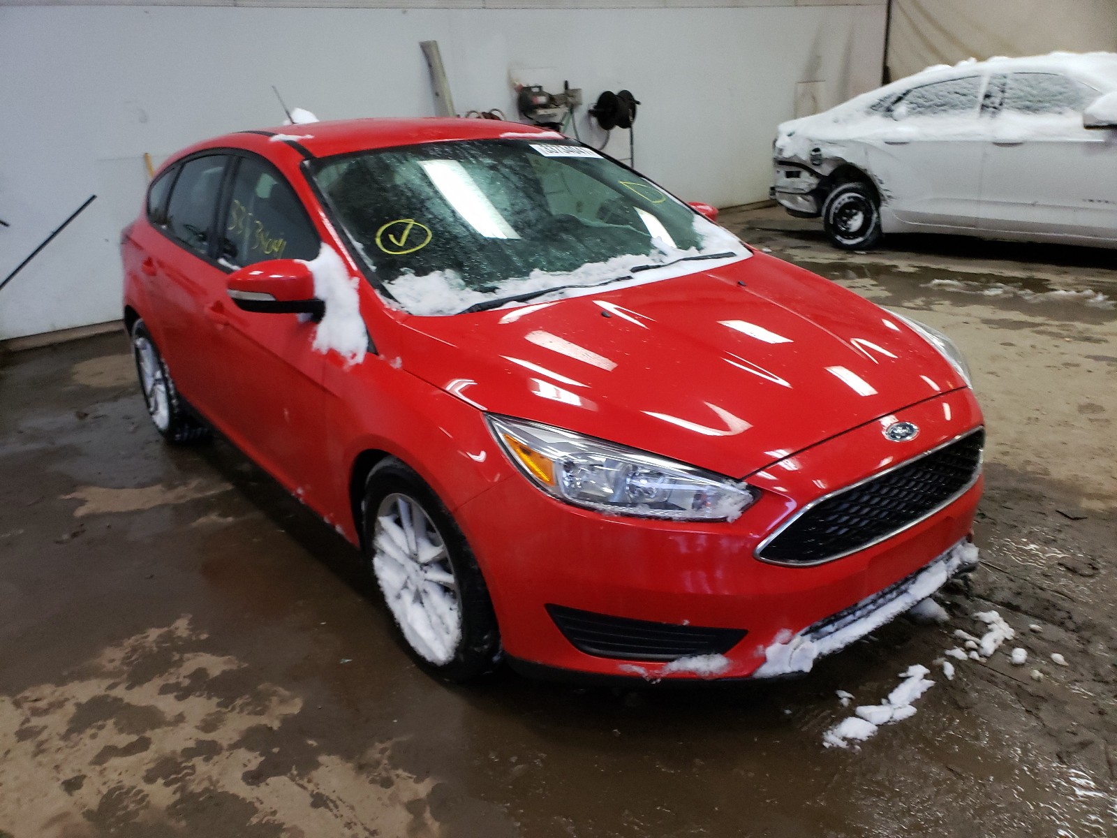 FORD FOCUS SE 2015 1fadp3k29fl277174