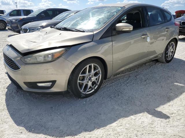 FORD FOCUS SE 2015 1fadp3k29fl354478