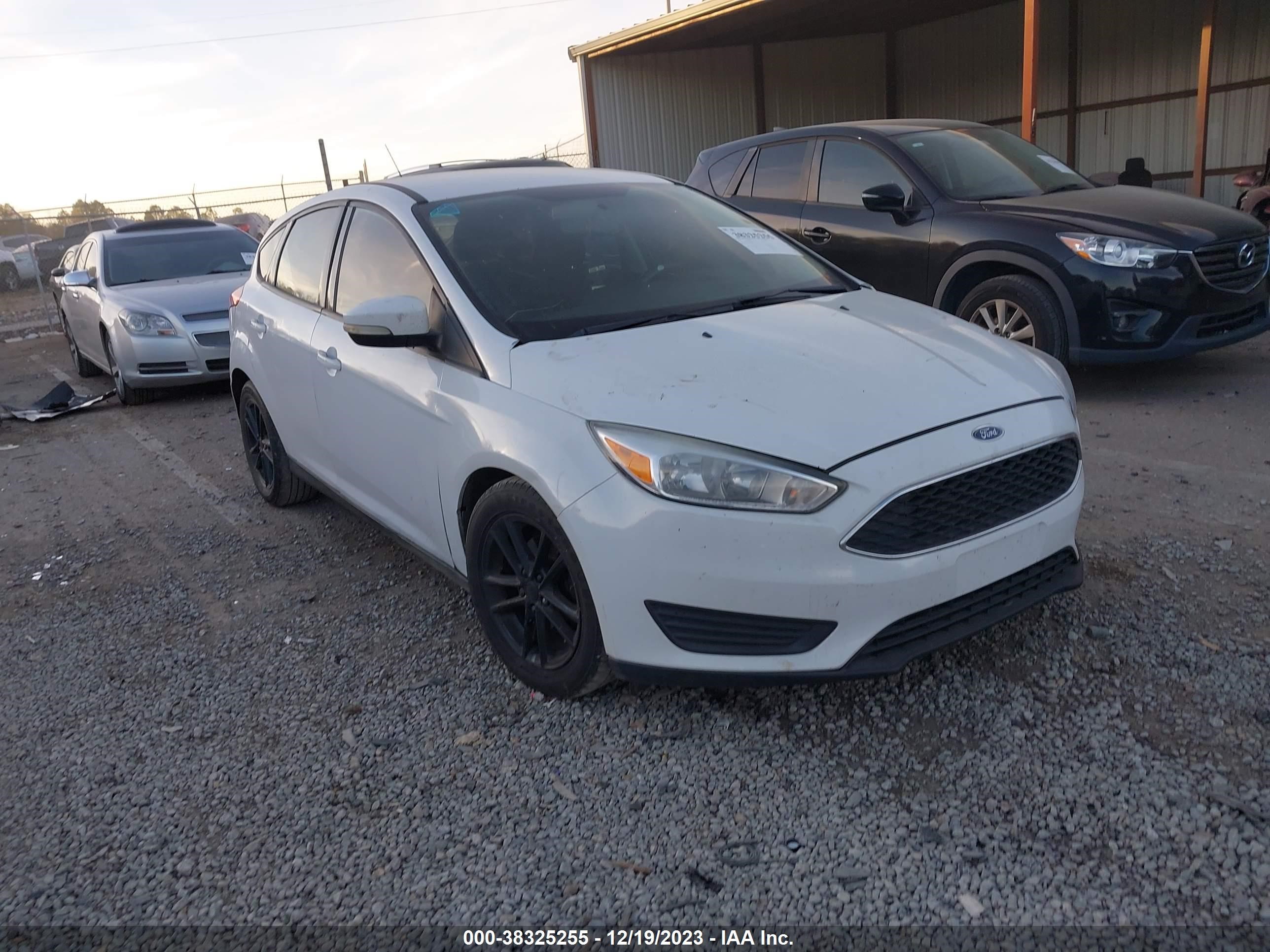 FORD FOCUS 2017 1fadp3k2xhl248012