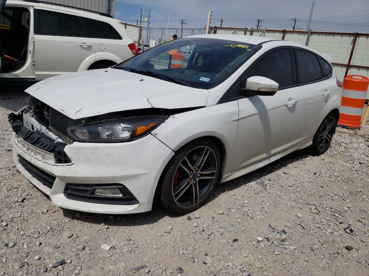 FORD FOCUS 2015 1fadp3l90fl299964