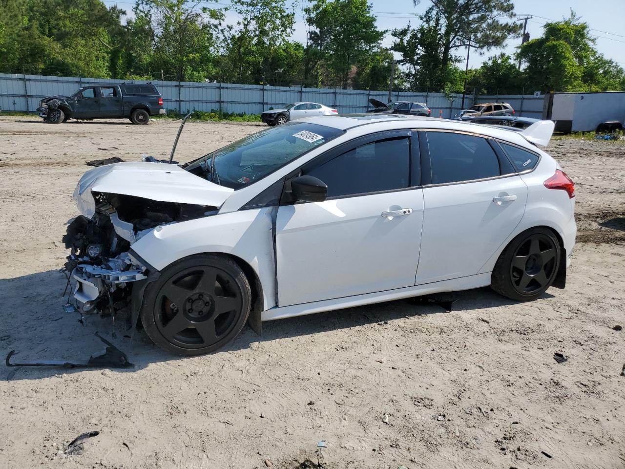 FORD FOCUS 2017 1fadp3l90hl331573