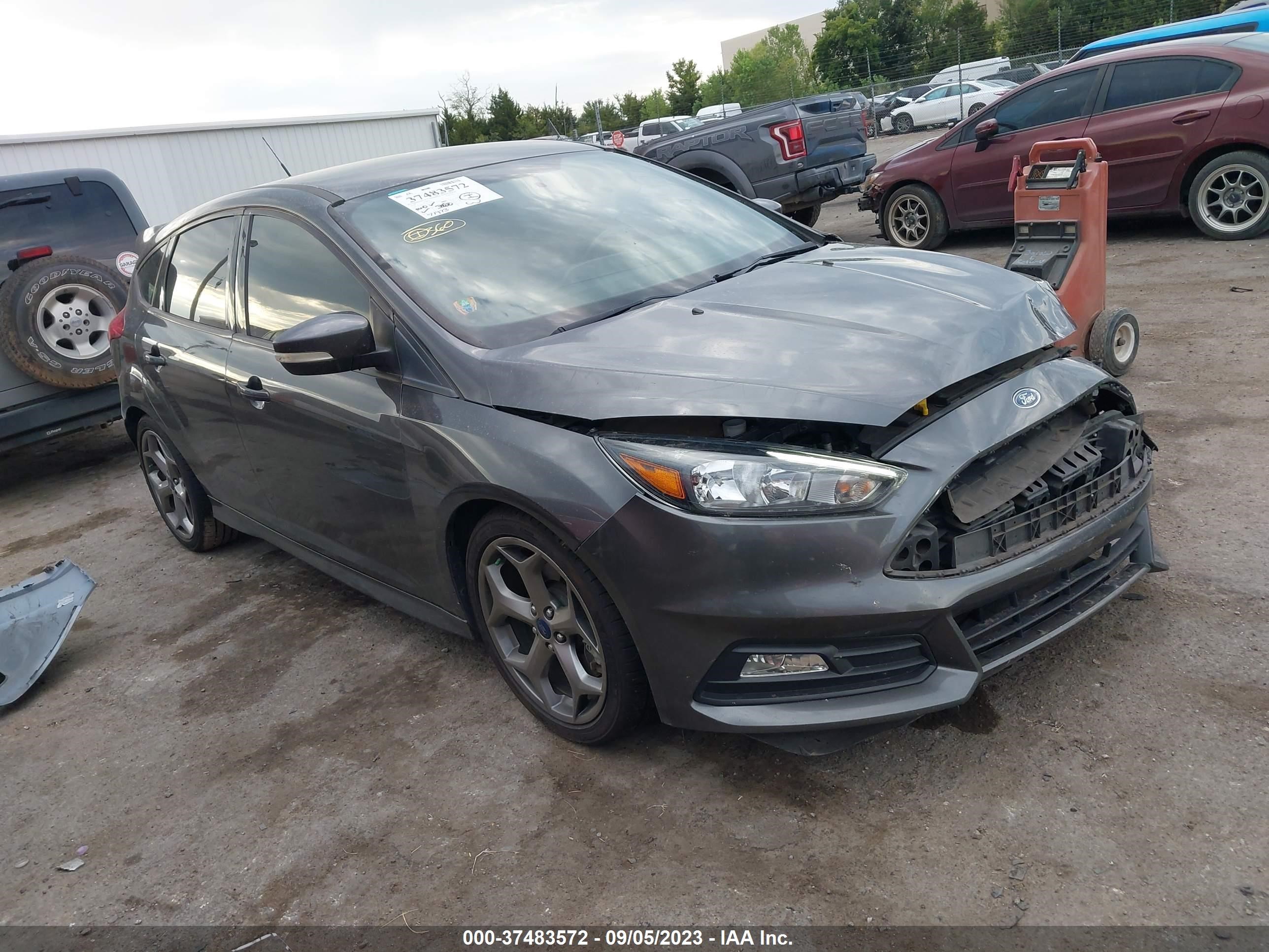 FORD FOCUS 2018 1fadp3l92jl269244