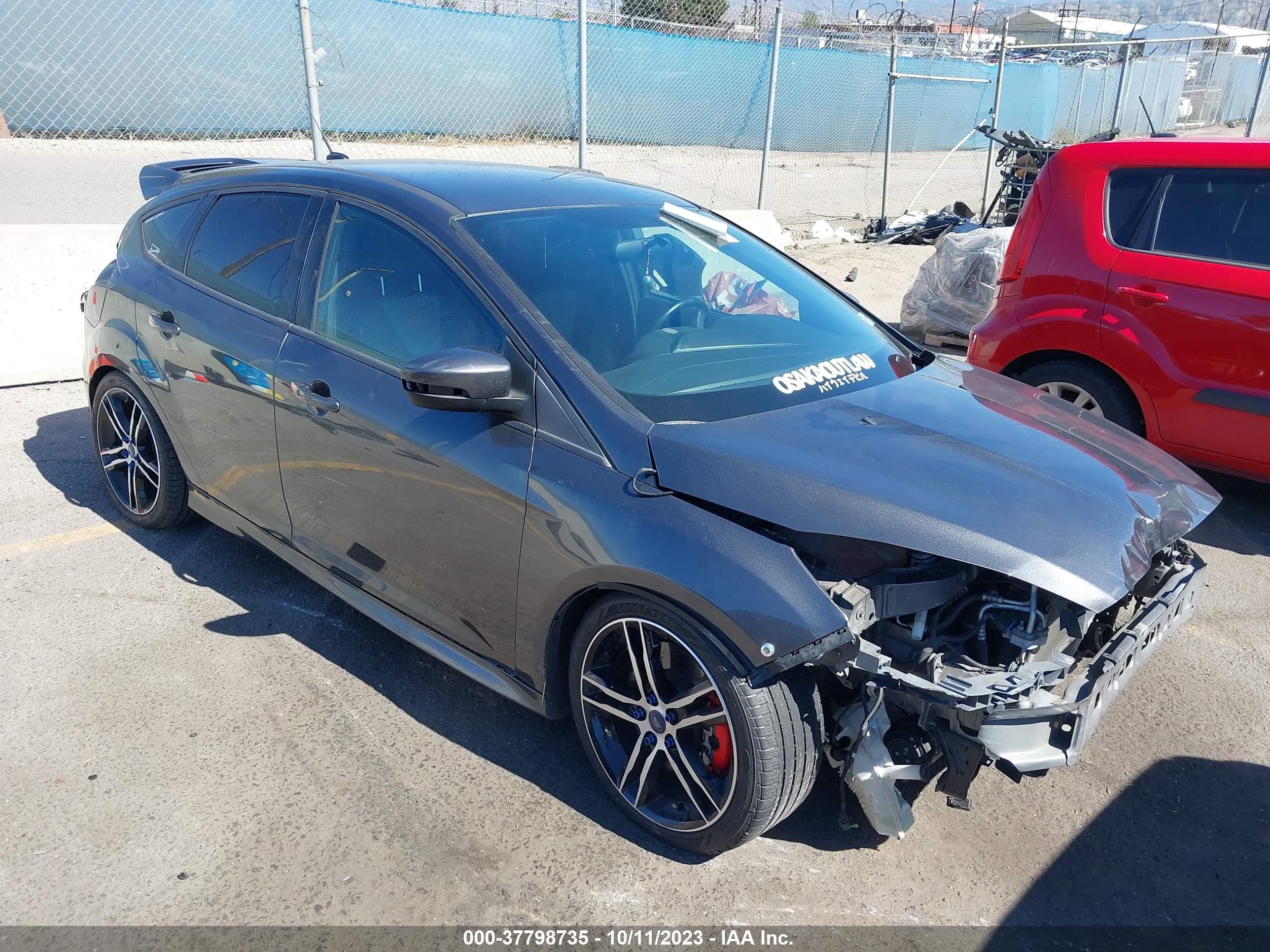 FORD FOCUS 2017 1fadp3l93hl325203