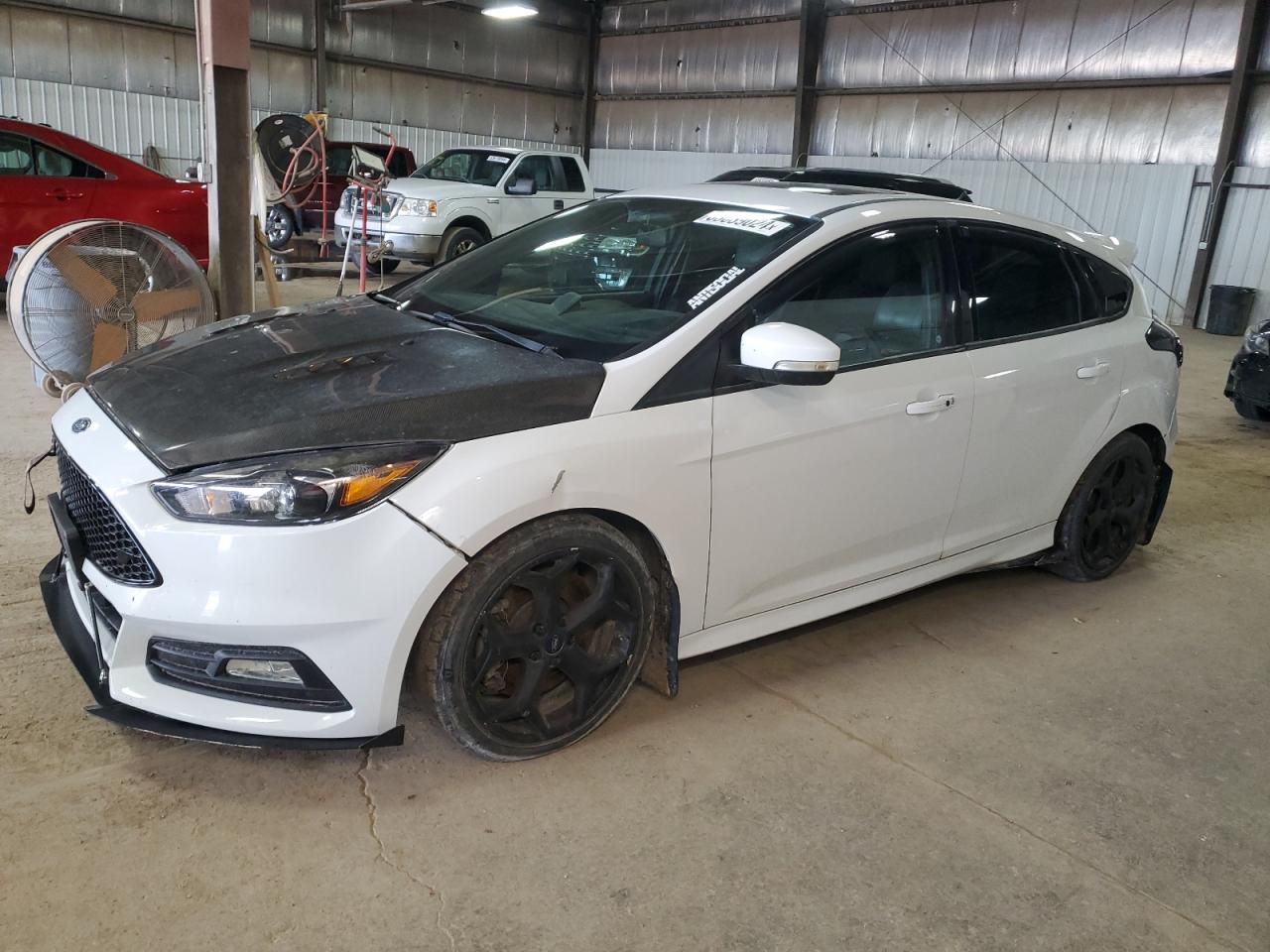 FORD FOCUS 2016 1fadp3l95gl261776