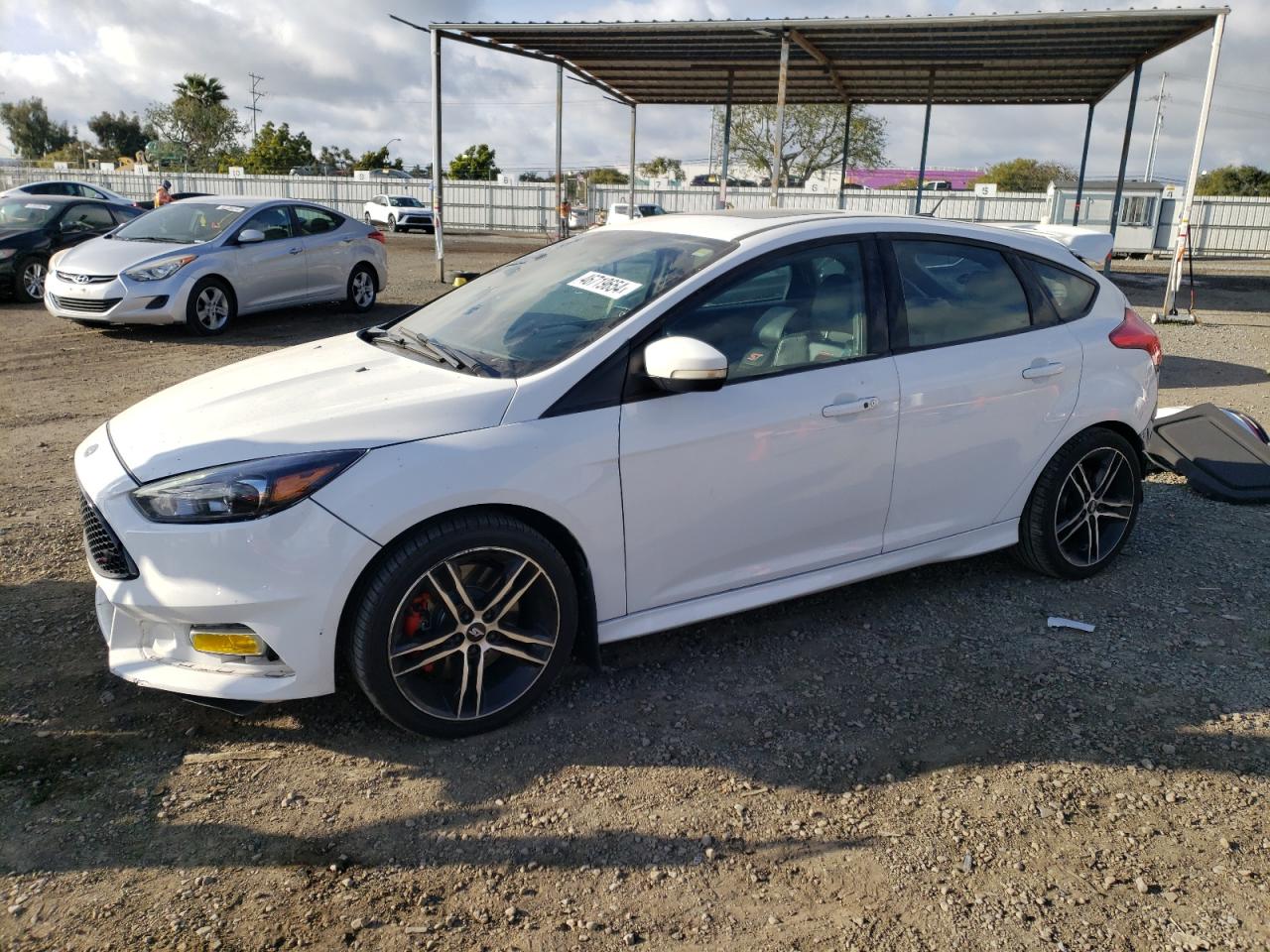 FORD FOCUS 2015 1fadp3l96fl256892