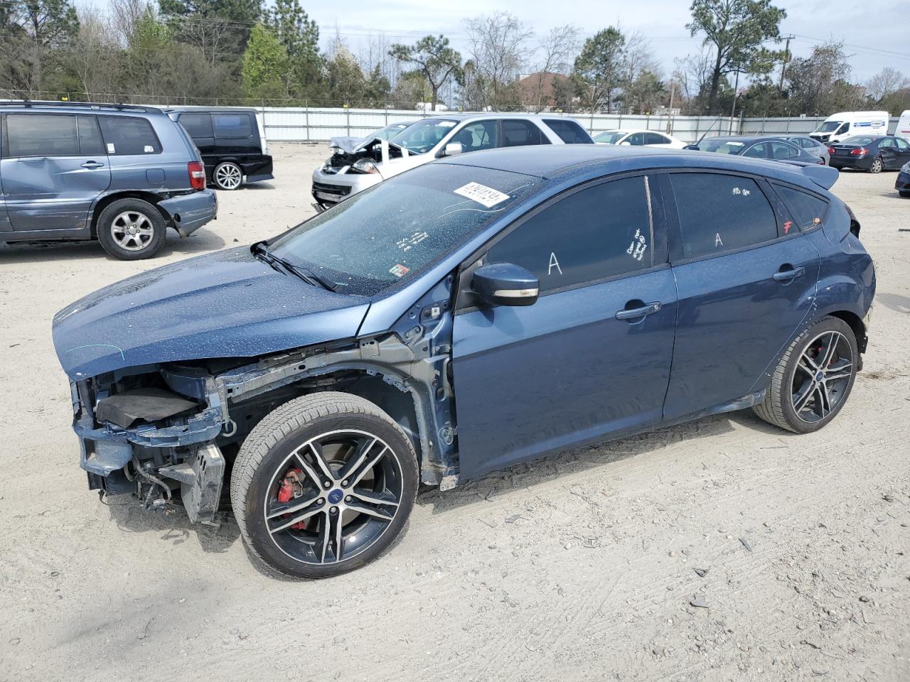 FORD FOCUS 2018 1fadp3l96jl209547