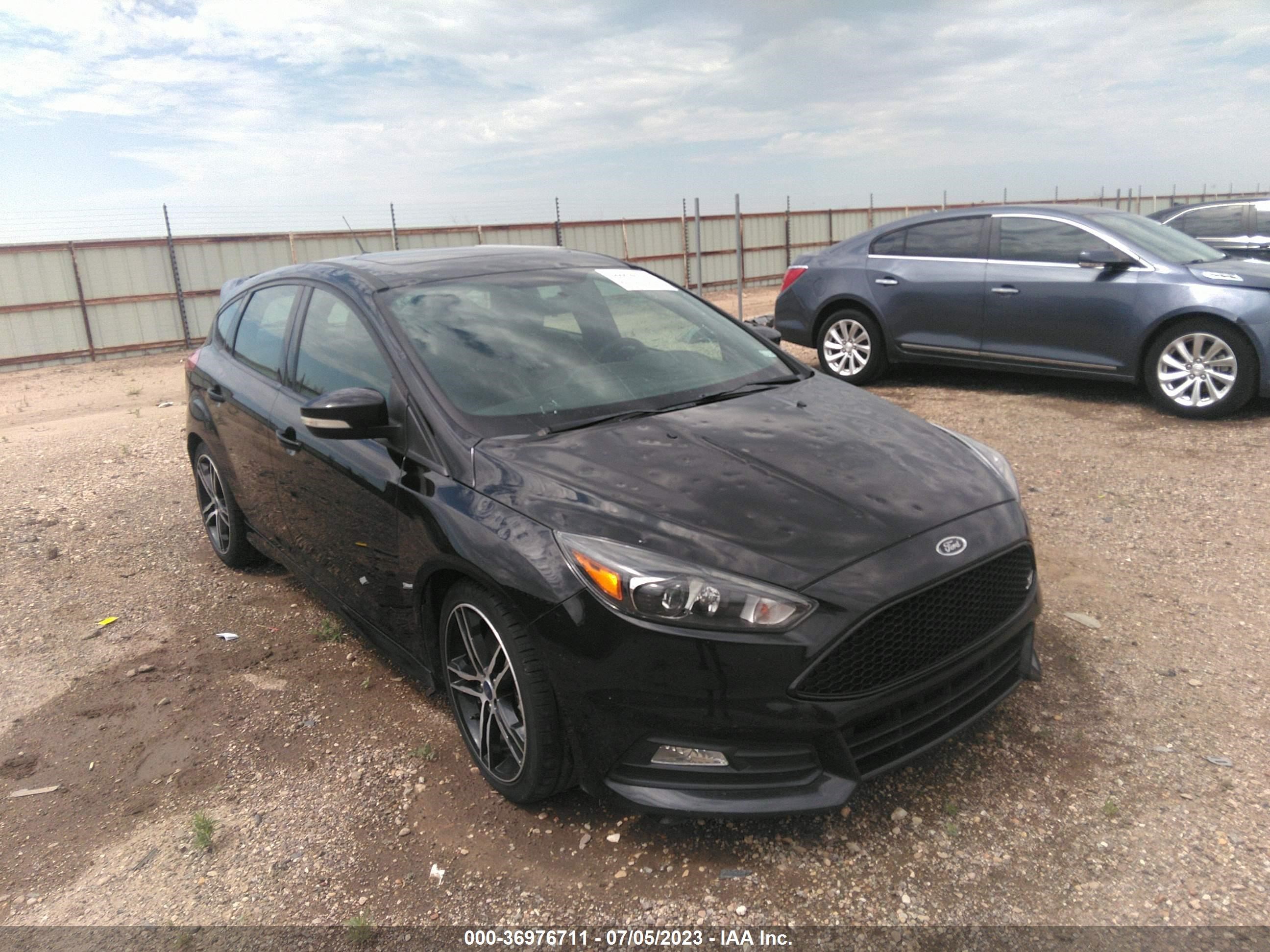 FORD FOCUS 2018 1fadp3l99jl200308