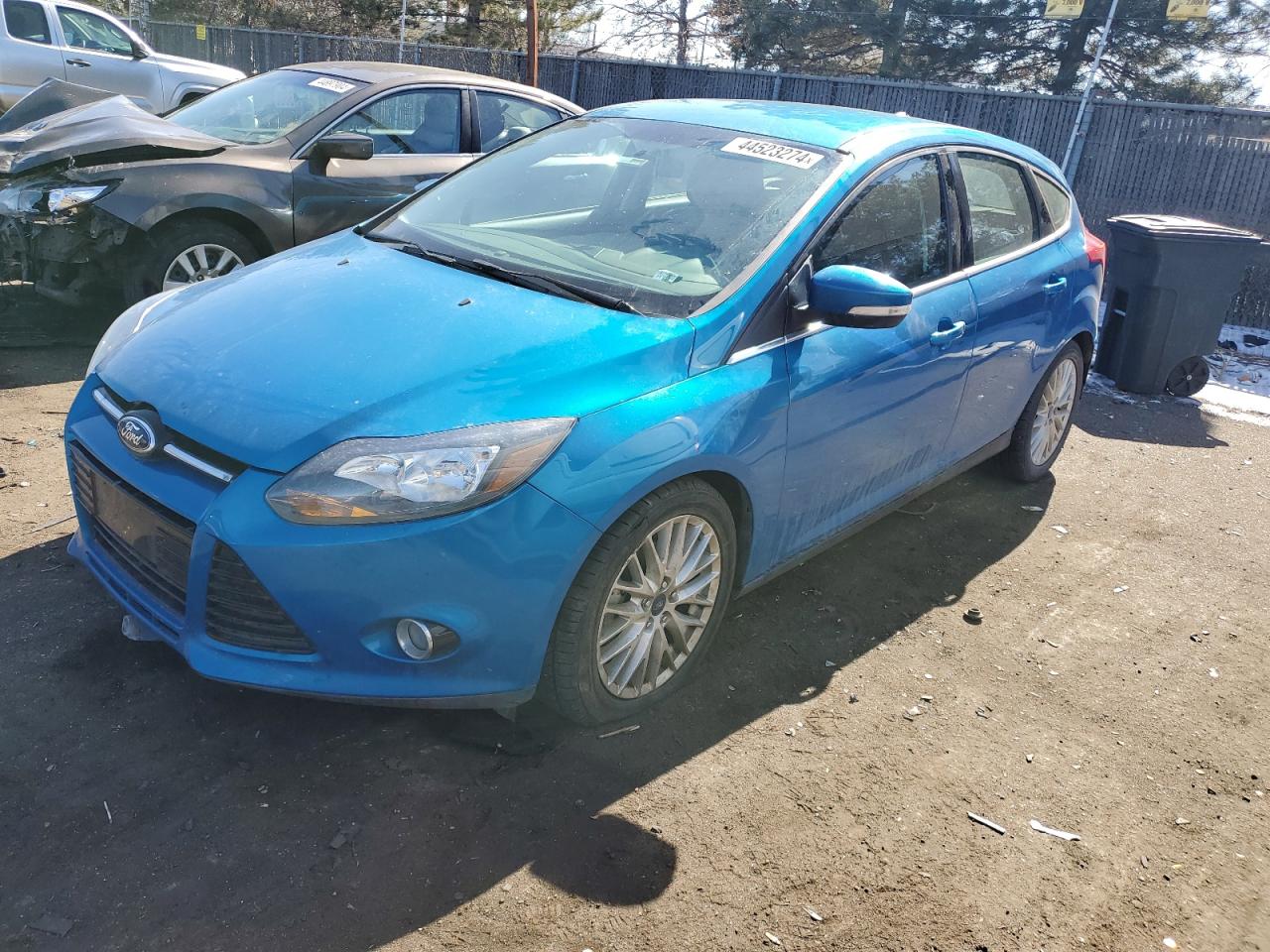 FORD FOCUS 2014 1fadp3n24el413401