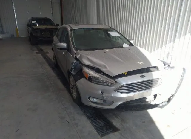 FORD FOCUS 2017 1fadp3n26hl230022