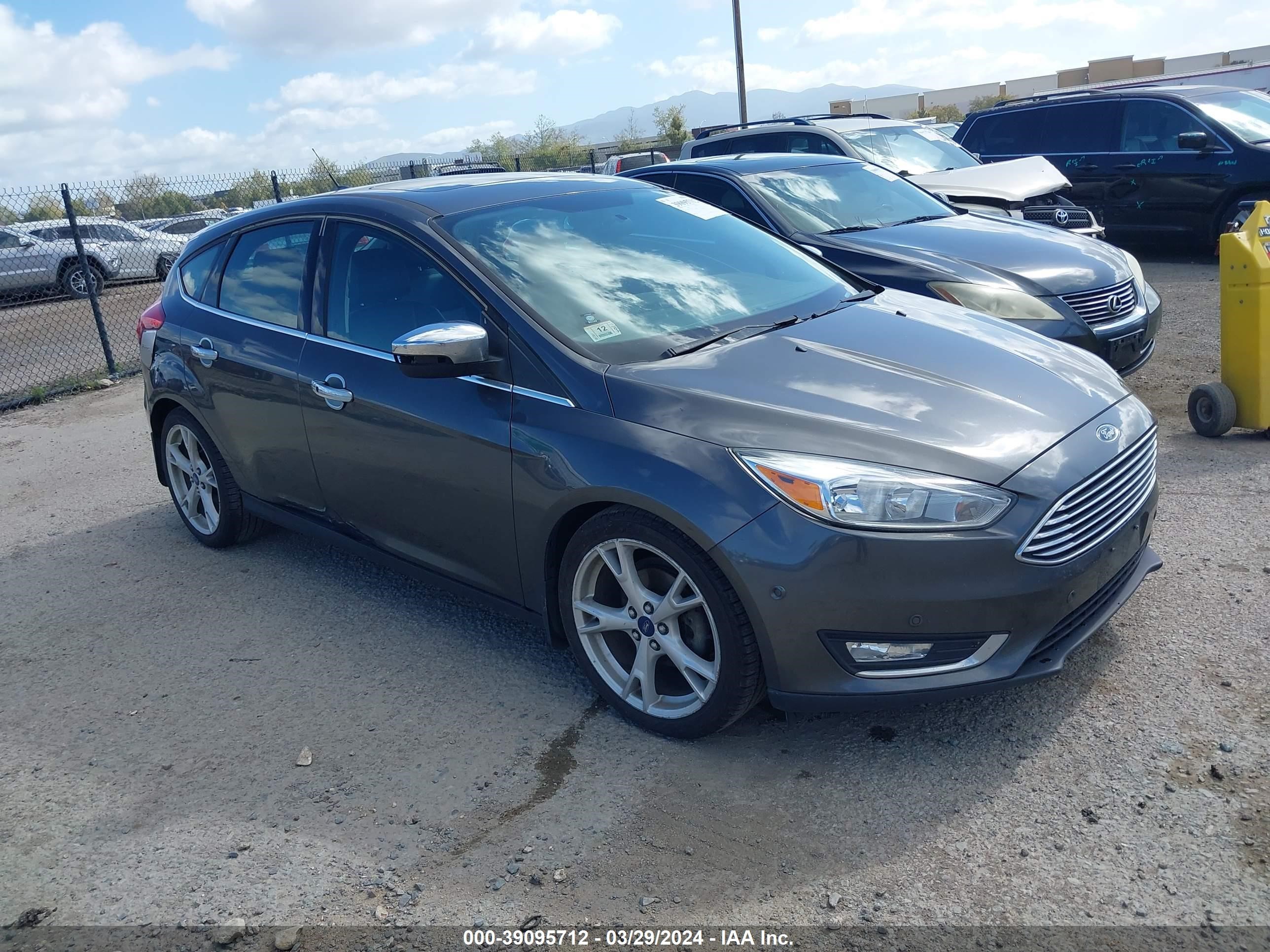 FORD FOCUS 2015 1fadp3n27fl344298