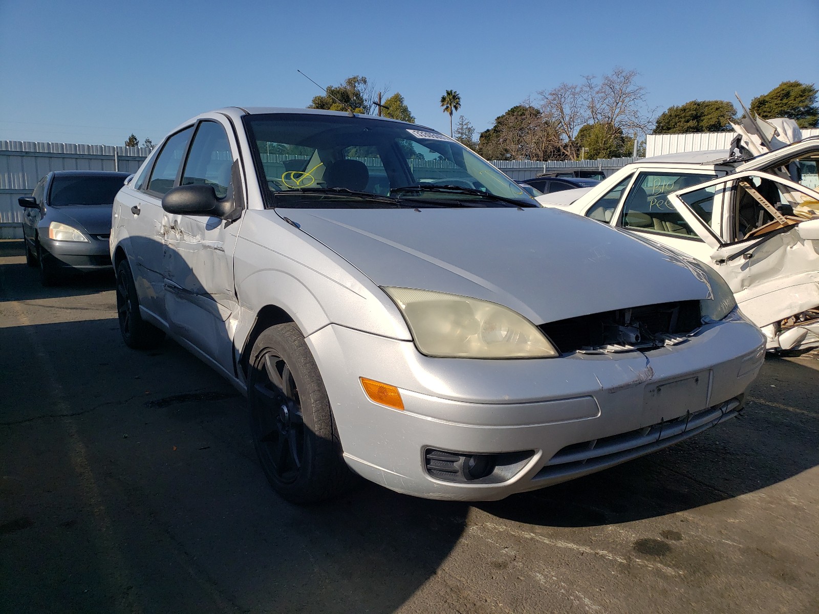 FORD FOCUS ZX4 2005 1fafp34n75w137802