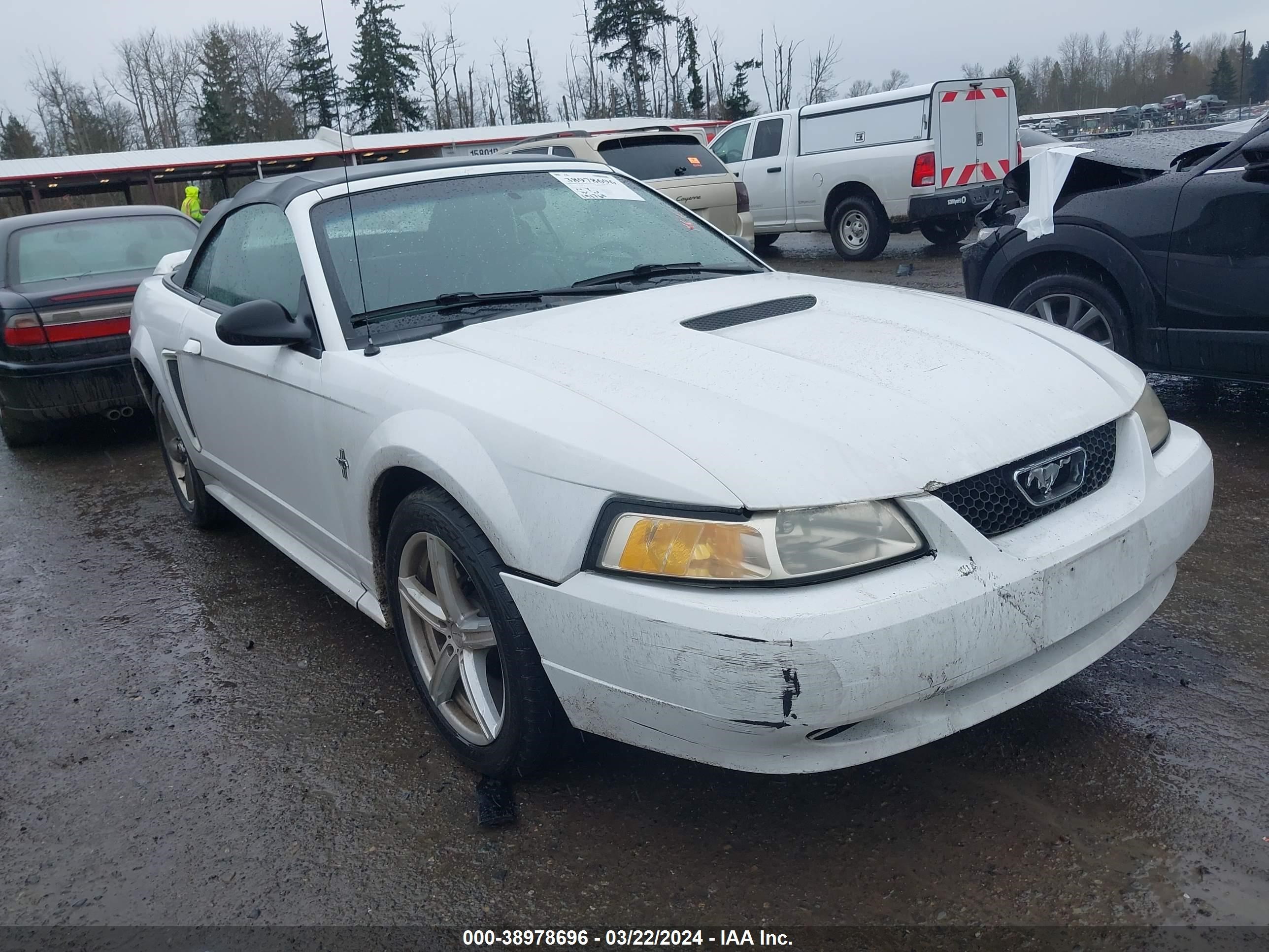 FORD MUSTANG 2000 1fafp4443yf222119