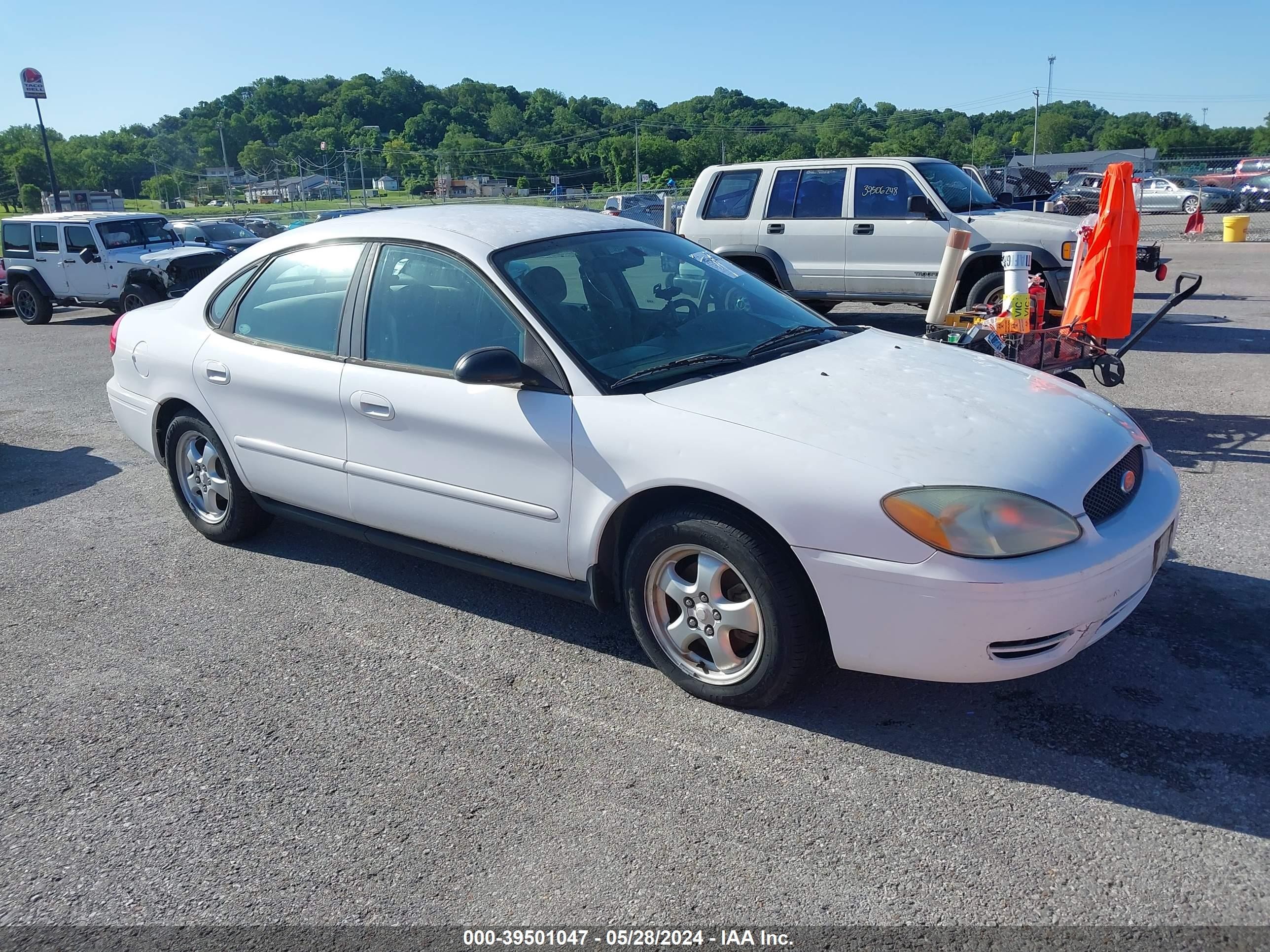 FORD TAURUS 2005 1fafp53205a143652