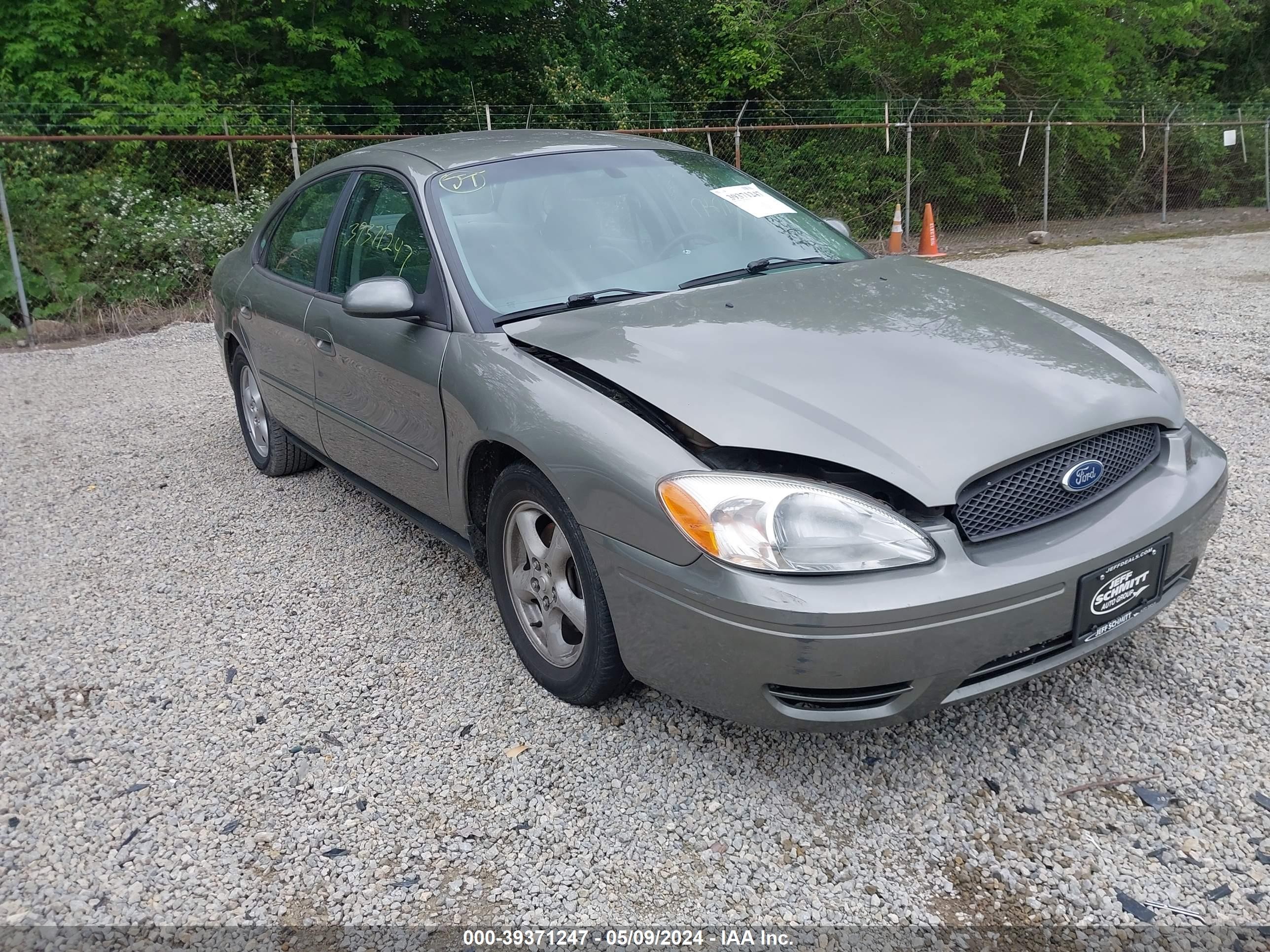 FORD TAURUS 2004 1fafp55u54g127165