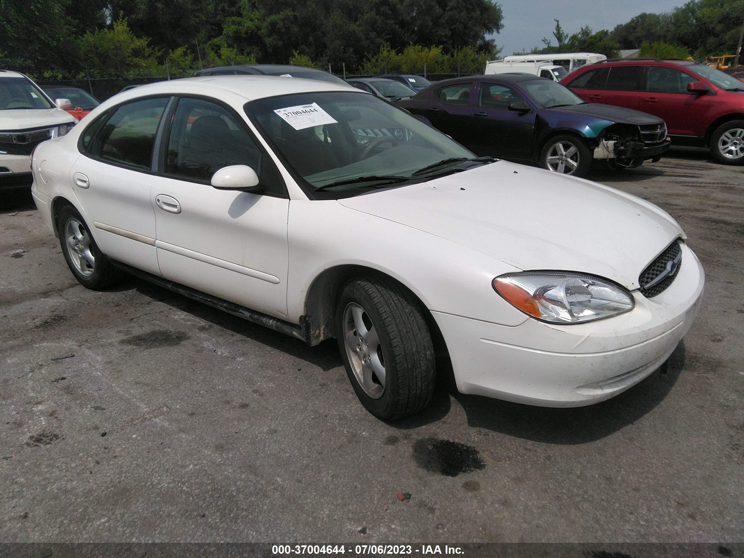 FORD TAURUS 2001 1fafp55ux1g182108