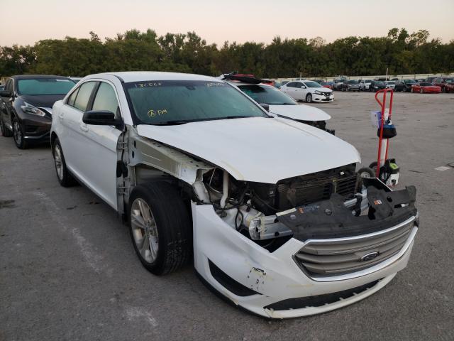 FORD TAURUS SE 2018 1fahp2d81jg136565