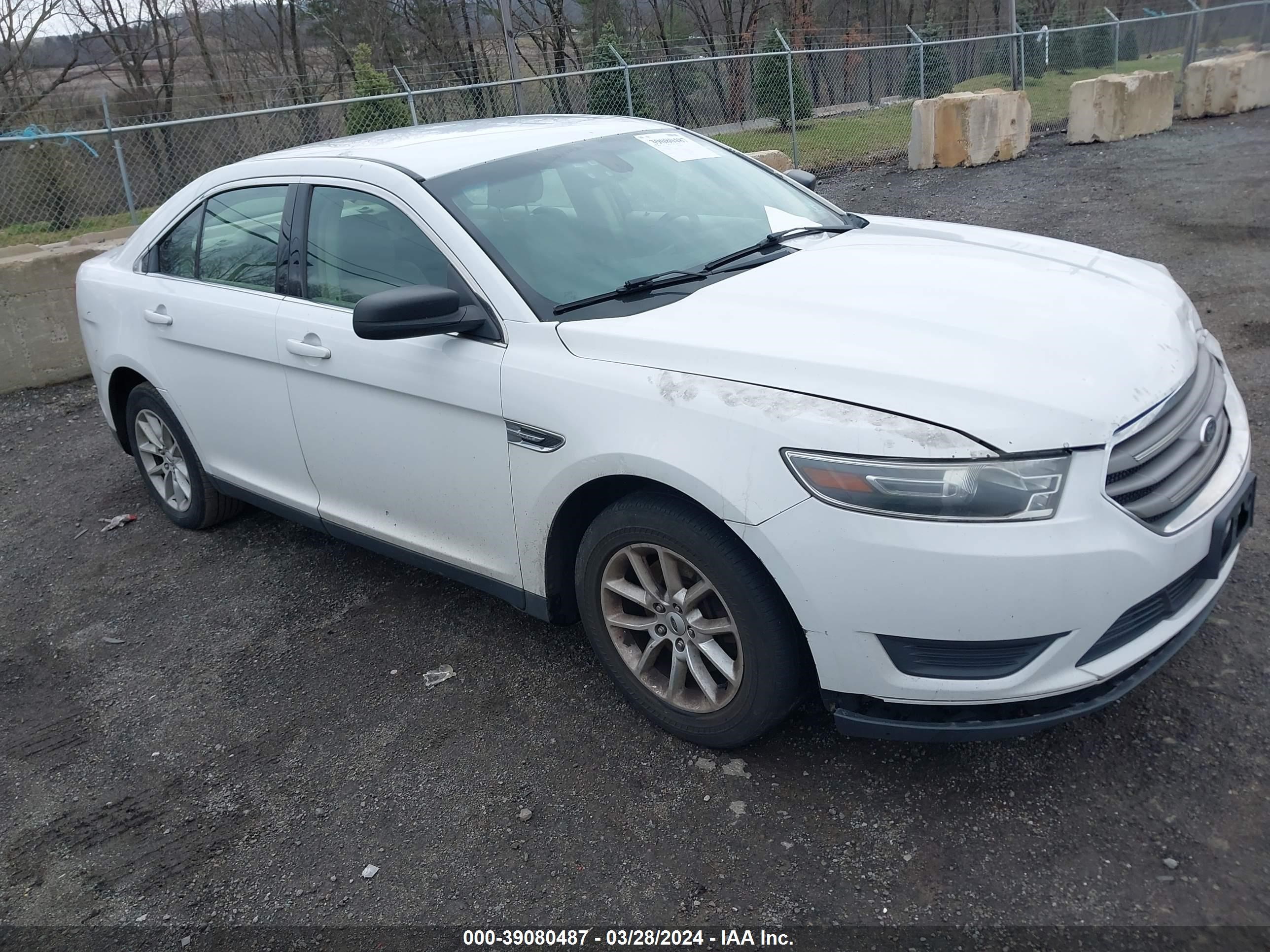 FORD TAURUS 2015 1fahp2d82fg116364