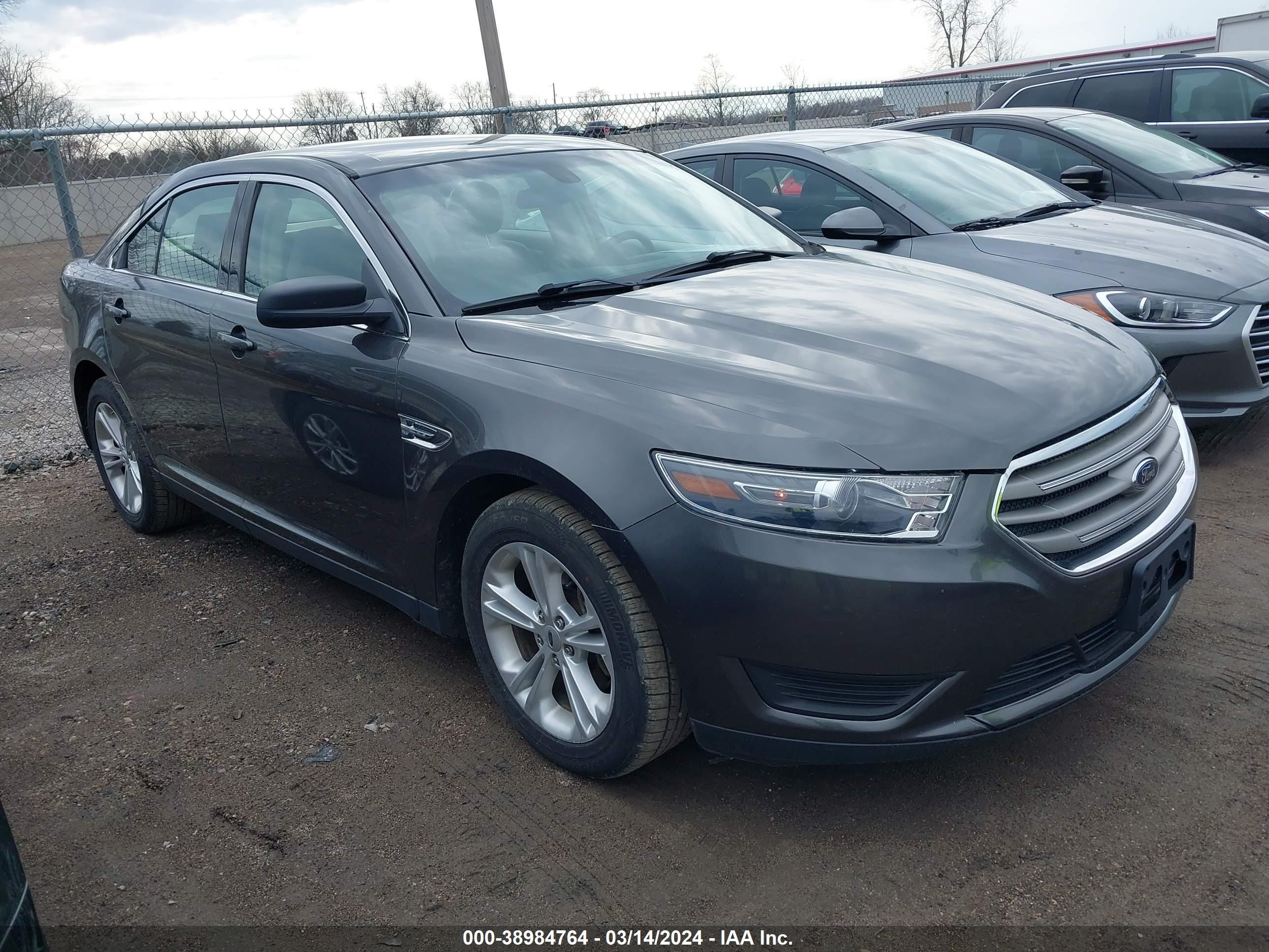 FORD TAURUS 2017 1fahp2d82hg140456