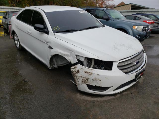 FORD TAURUS SE 2018 1fahp2d82jg137272