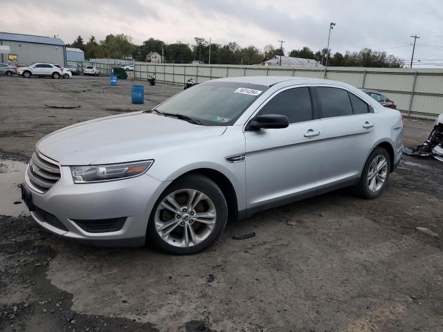 FORD TAURUS SE 2018 1fahp2d83jg114910