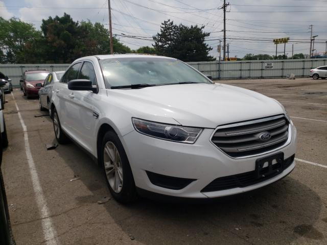 FORD TAURUS SE 2018 1fahp2d84jg134518