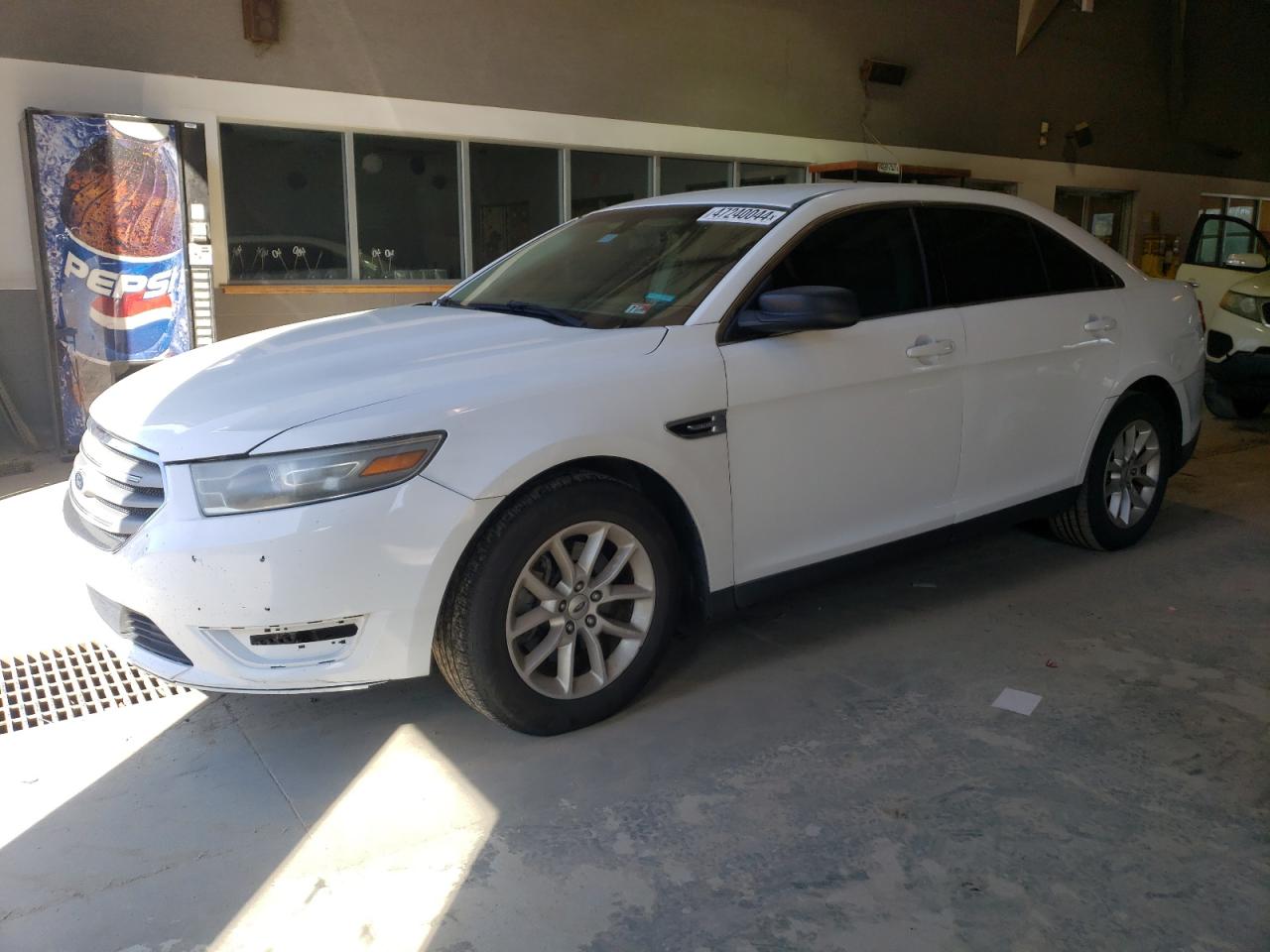 FORD TAURUS SE 2015 1fahp2d86fg128145