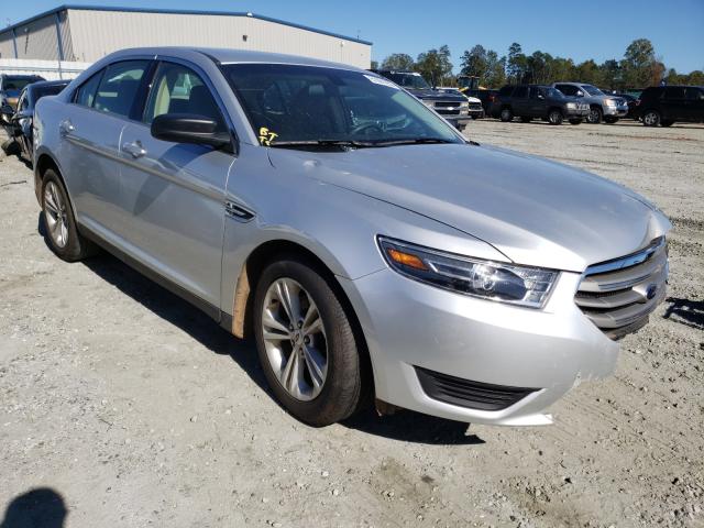 FORD TAURUS SE 2018 1fahp2d86jg105134