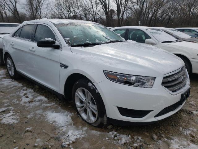 FORD TAURUS SE 2018 1fahp2d89jg106455