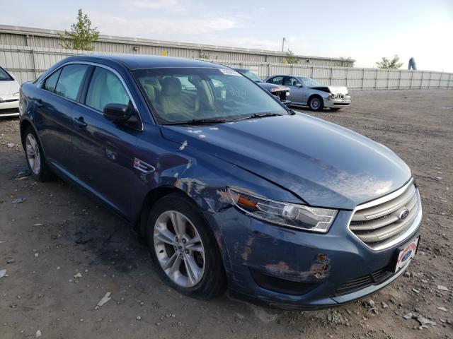 FORD TAURUS SE 2018 1fahp2d89jg107105