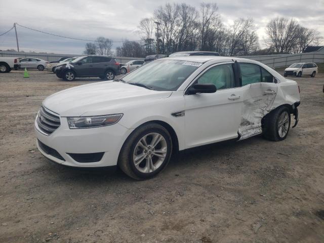 FORD TAURUS SE 2018 1fahp2d8xjg108697