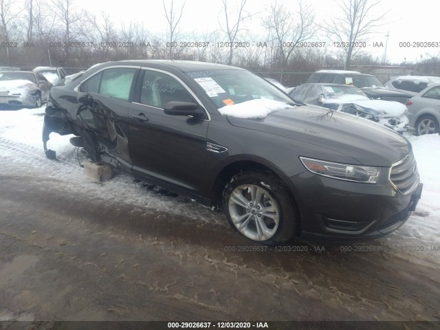 FORD TAURUS 2018 1fahp2e80jg117102