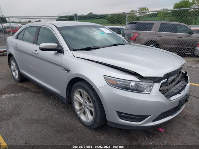 FORD TAURUS 2018 1fahp2e81jg107226