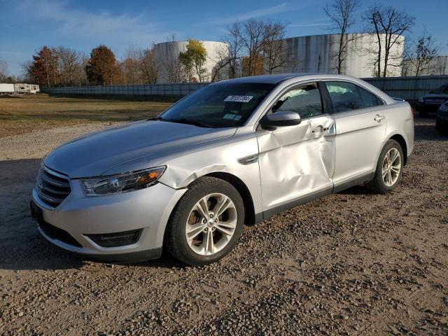 FORD TAURUS SEL 2017 1fahp2e82hg136826