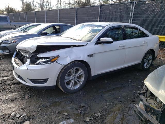 FORD TAURUS 2018 1fahp2e82jg111169