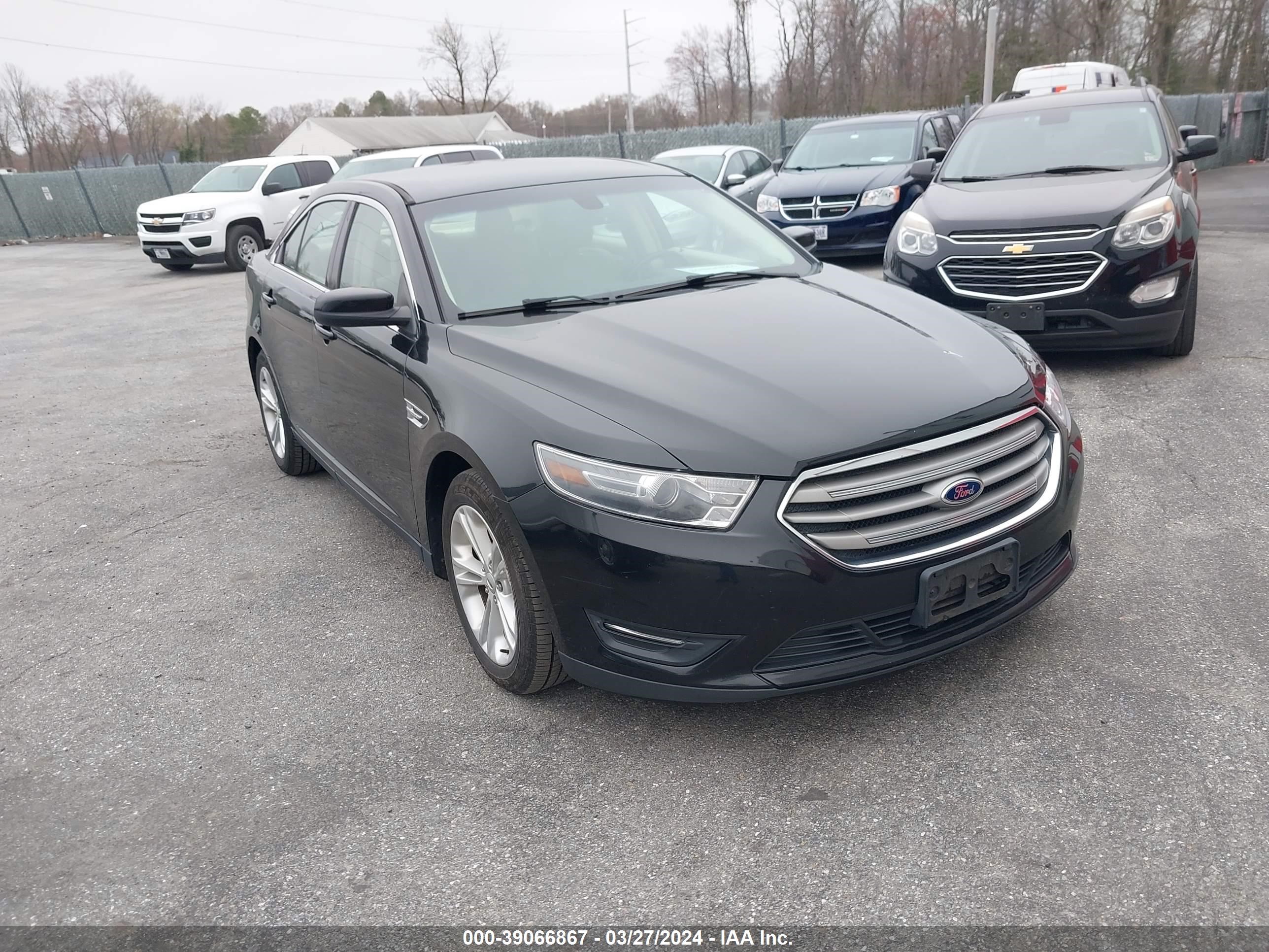 FORD TAURUS 2015 1fahp2e84fg112282