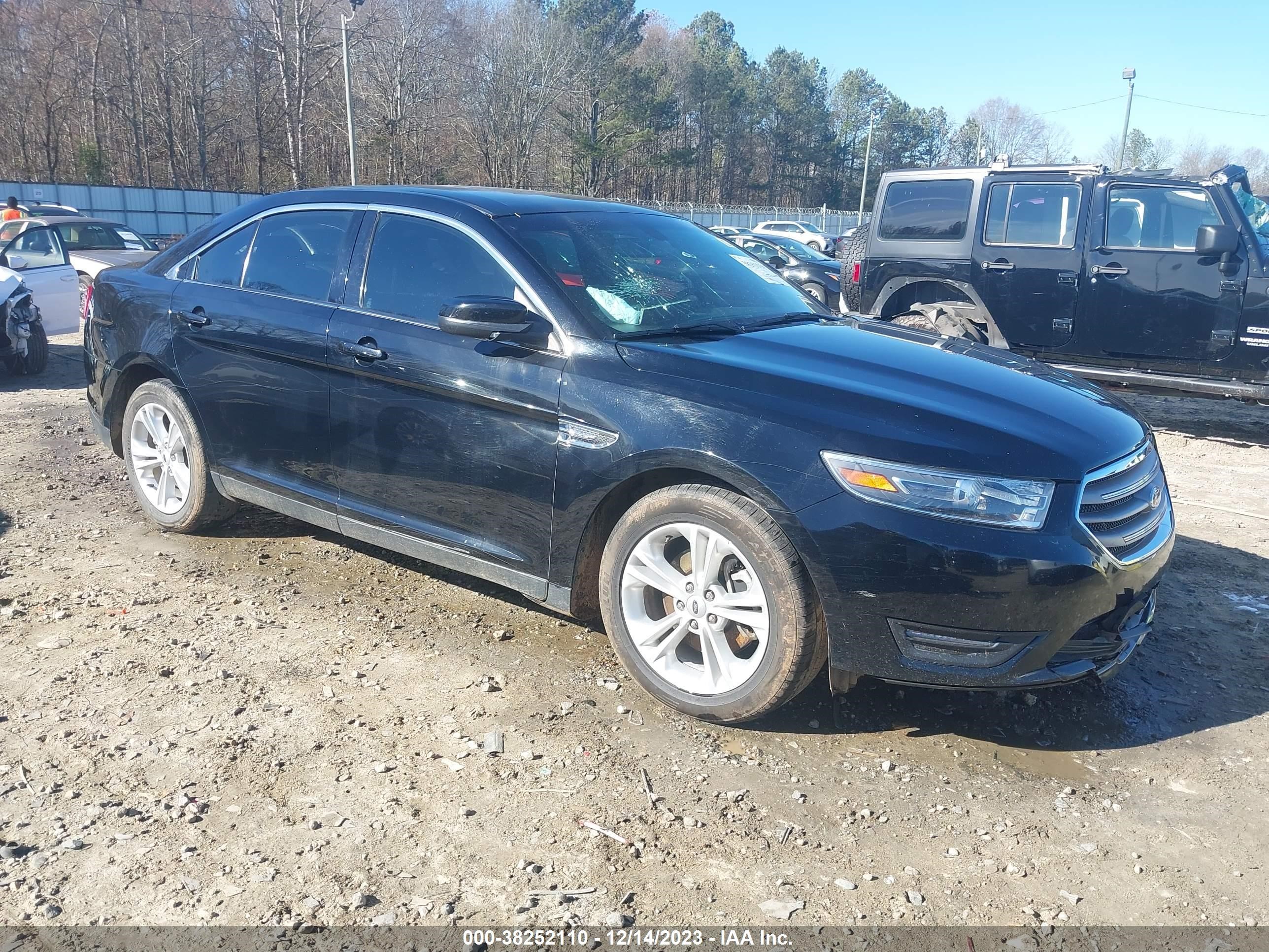 FORD TAURUS 2017 1fahp2e84hg103665