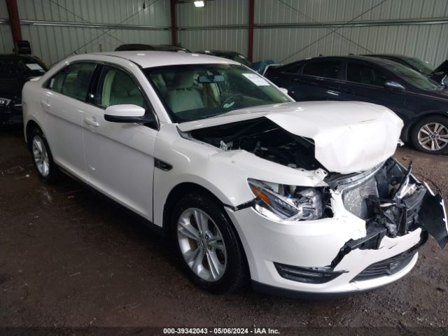 FORD TAURUS 2018 1fahp2e85jg119444