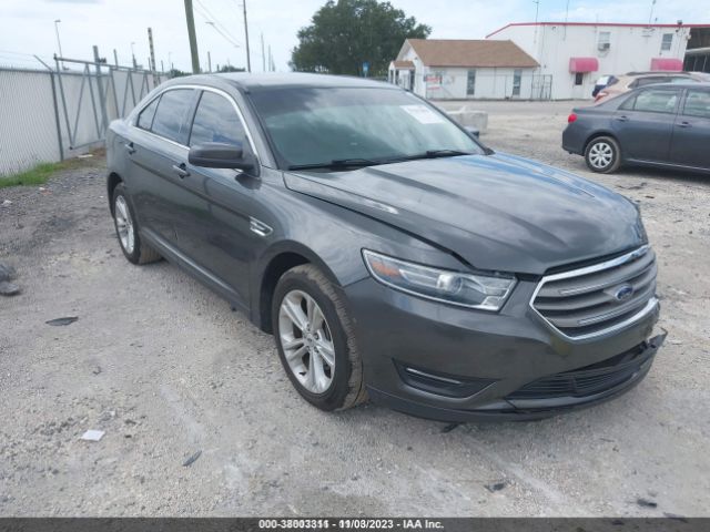 FORD TAURUS 2018 1fahp2e85jg124871