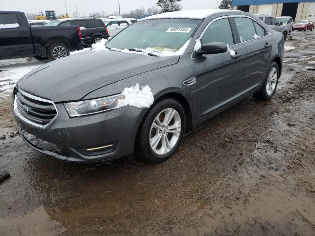 FORD TAURUS 2018 1fahp2e86jg125446