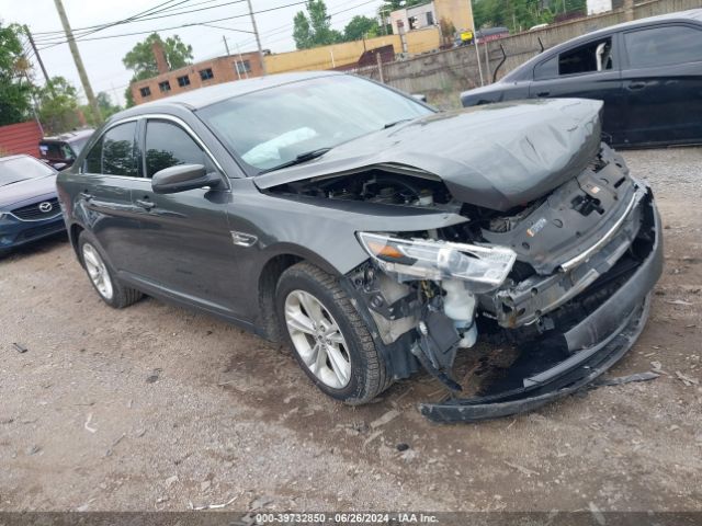 FORD TAURUS 2018 1fahp2e87jg113757