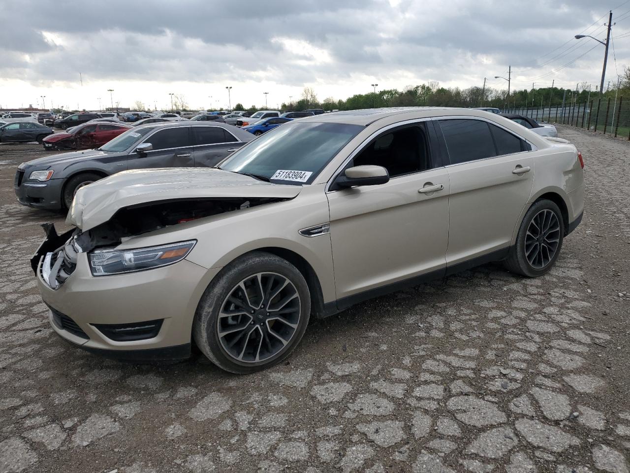 FORD TAURUS 2018 1fahp2e87jg119641