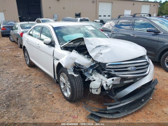 FORD TAURUS 2018 1fahp2e87jg124810