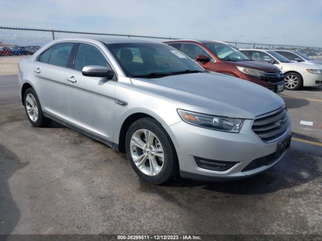 FORD TAURUS 2018 1fahp2e87jg137430