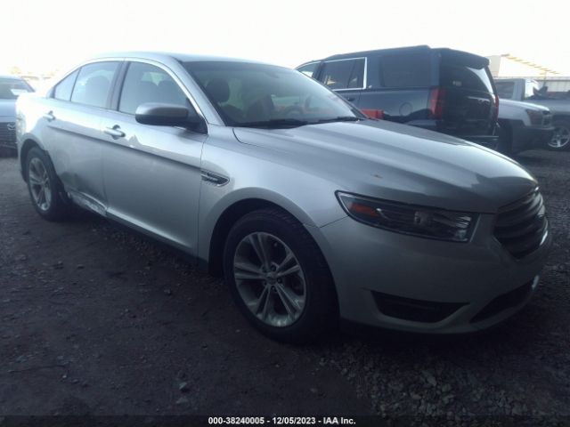 FORD TAURUS 2018 1fahp2e88jg122838