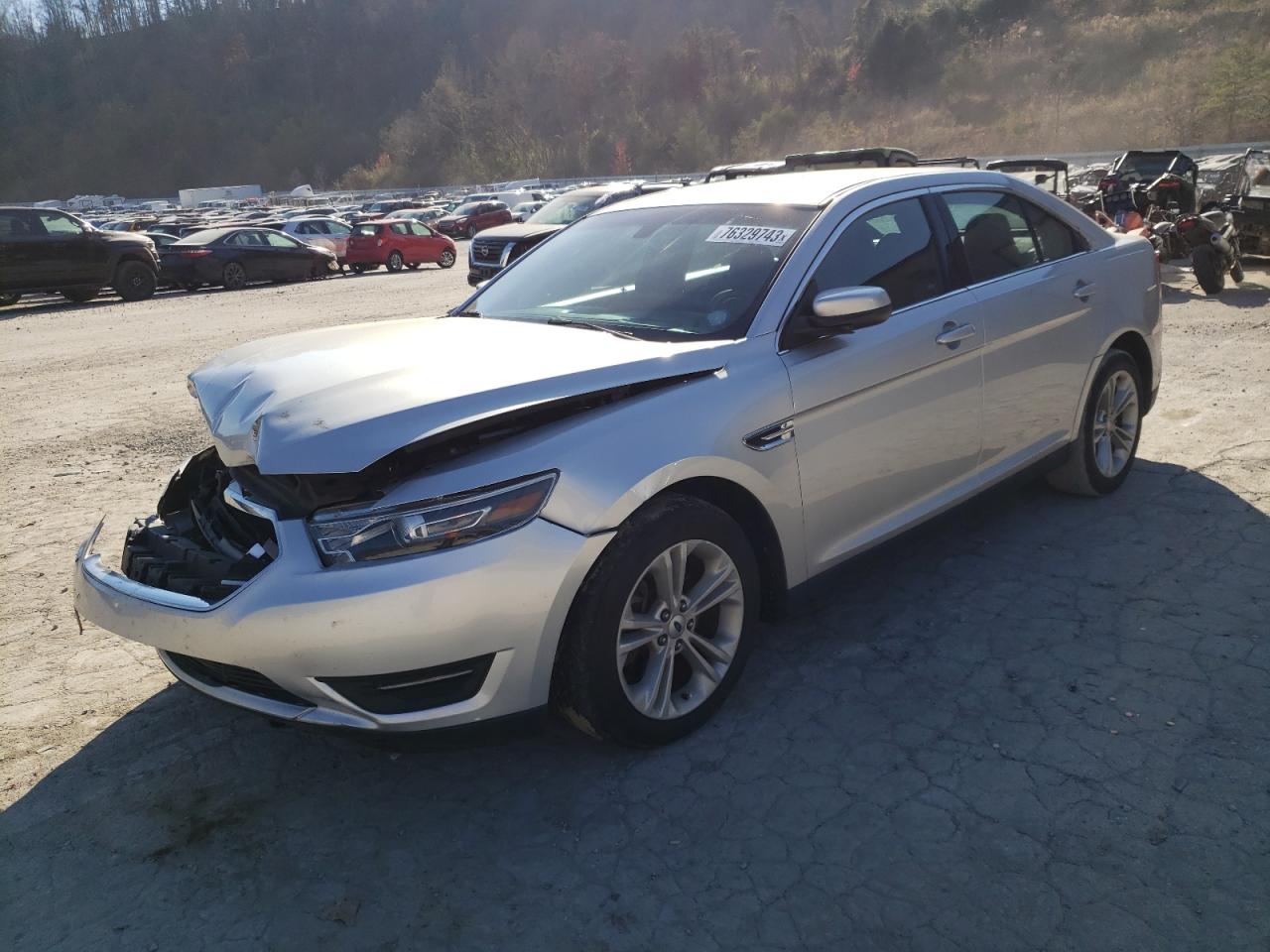 FORD TAURUS 2017 1fahp2e89hg127623